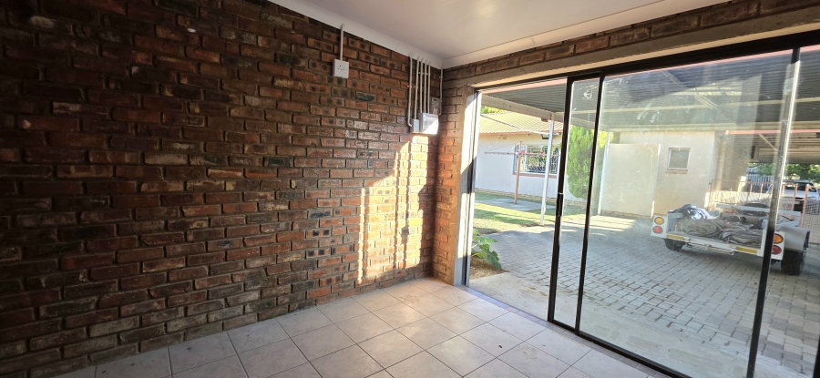 3 Bedroom Property for Sale in Naudeville Free State
